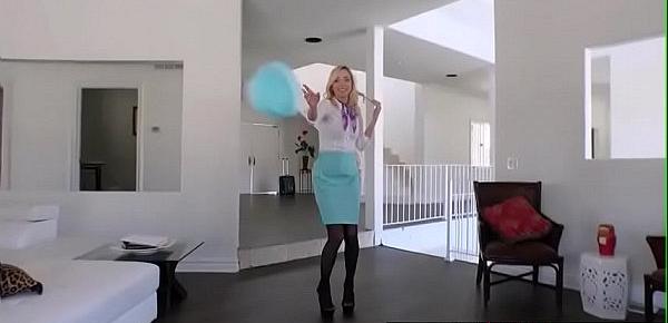  Facial for Blonde Flight Attendant(Zoe Parker) 01 mov-05